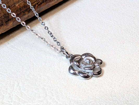 The Little Flower Necklace